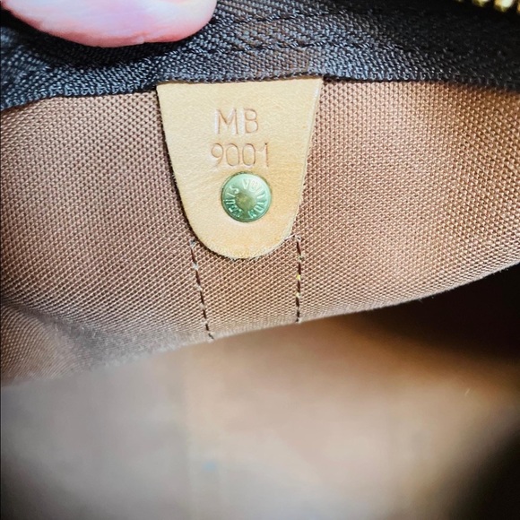 Authentic Keepall 50 Monogram ❌Sold❌ - Picture 8 of 9